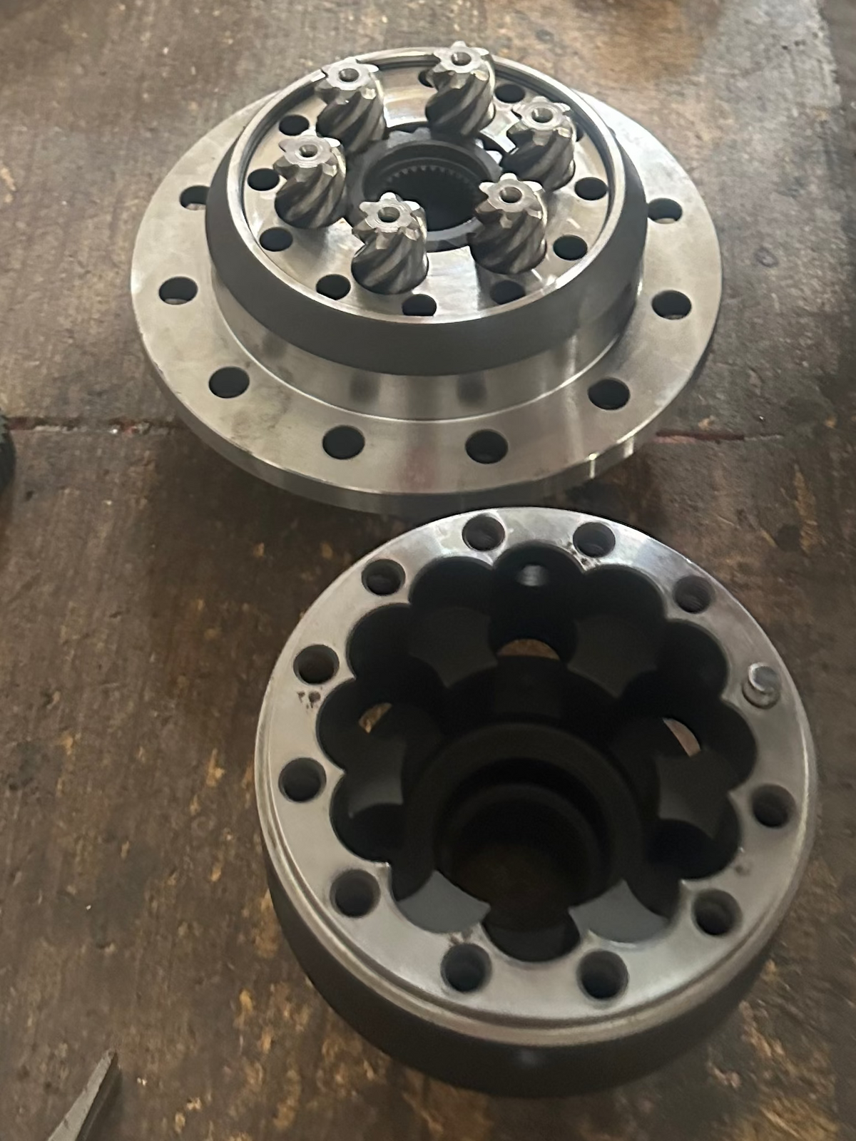 Warhog Truck — locking differential assembly